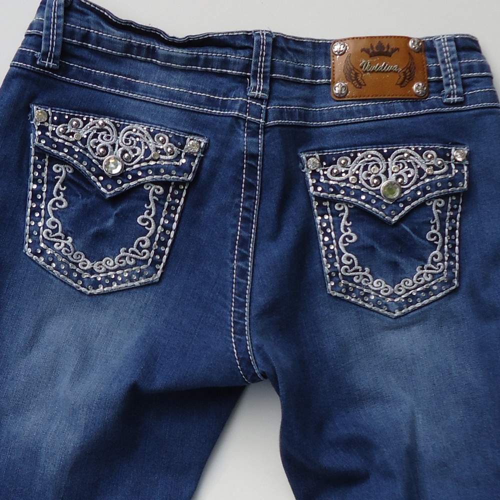 SIZE 10/30. VI VI DIVA embellished boot cut jeans.